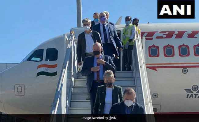 64 foreign ambassadors and officials arrive in India on a tour of companies developing Corona Vaccine