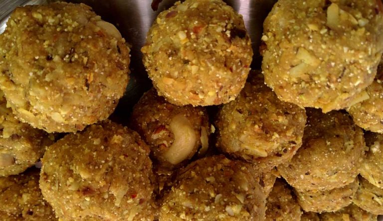 Gond ke Laddoo: सर्दियों में गोंद के लड्डू खाने के हैं फायदे, जानें क्या।