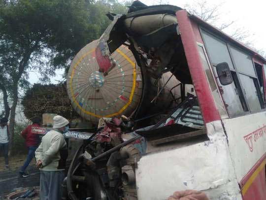 In Sambhal up Container and roadways bus collided due to dense fog 7 killed 23 injured