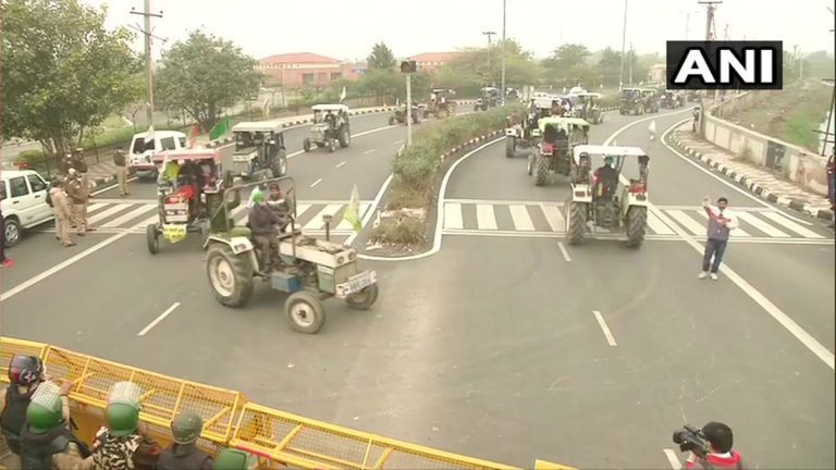 Farmers Protest With Tractor March: बातचीत से पहले किसानों का शक्ति प्रदर्शन