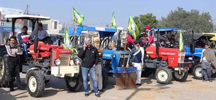 Thousands of farmers gathered in rehearsal in Punjab for Tractor Rally on 26 January
