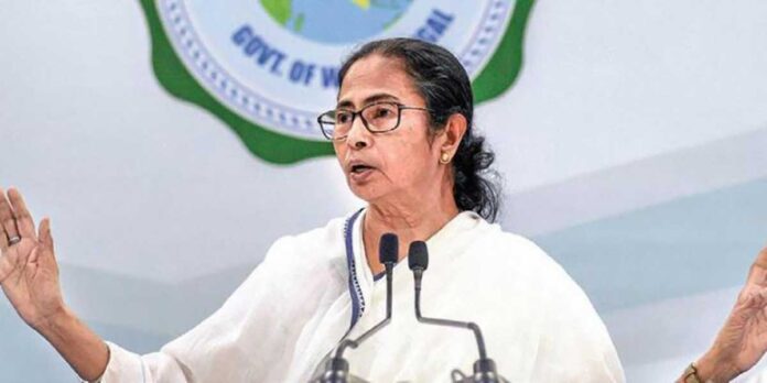 Mamata Banerjee angry over election in 8 phases, raised questions on Election Commission's decision