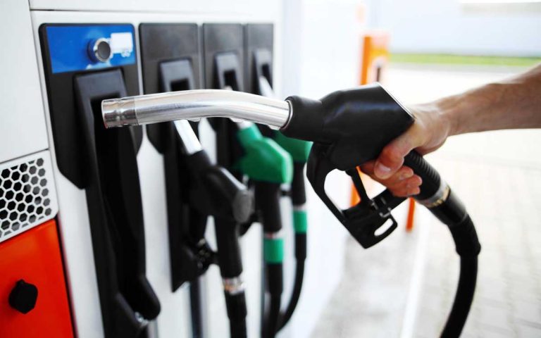 Petrol-Diesel: दिल्ली में रिकॉर्ड स्तर पर बिक रहा पेट्रोल, लगातार बढ़ रहे फ्यूल प्राइस