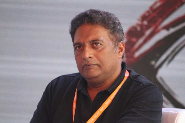 Prakash Raj ने ग्रेटा थनबर्ग के ट्वीट को रिट्वीट करते हुए कहा- किसानों को मेरा समर्थन जारी