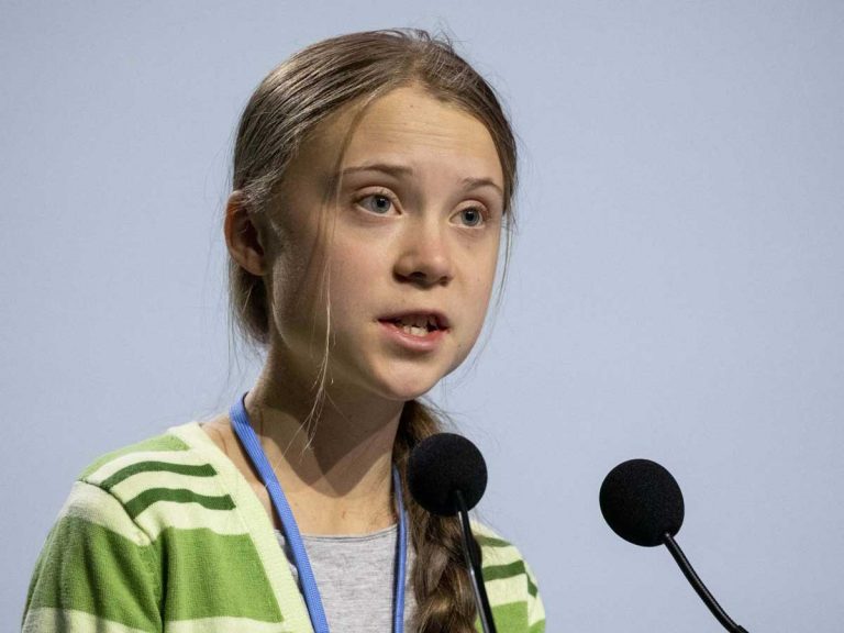 Greta Thunberg पर दिल्ली पुलिस की FIR, बोलीं-अब भी किसानों के साथ खड़ी हूं