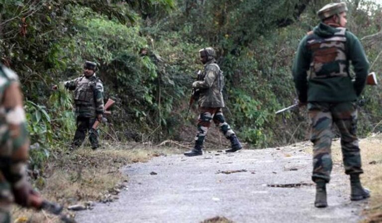 Jammu-Kashmir: CRPF की टीम पर आतंकी हमला, एक जवान शहीद 3 घायल