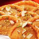 Get delicious, healthy Gujhiya of different tastes in Holi
