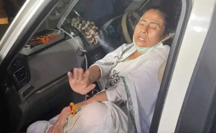 Mamata Banerjee injured Said - I was attacked while sitting in a car