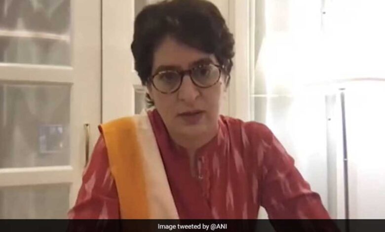 Priyanka Gandhi said When Manmohan Singh gives advice during crises listen
