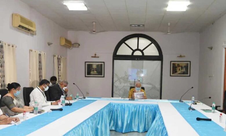 Arrogant Mamata Banerjee makes PM wait for 30 minutes Govt.