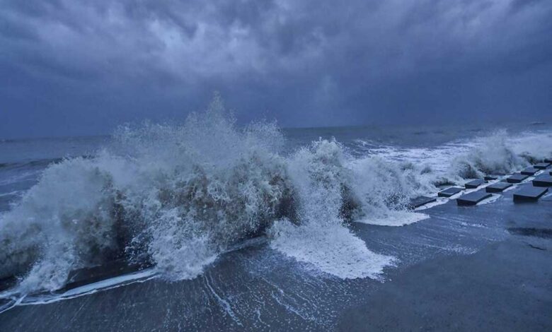 Cyclone Yaas hits northern Odisha, Bengal on high alert