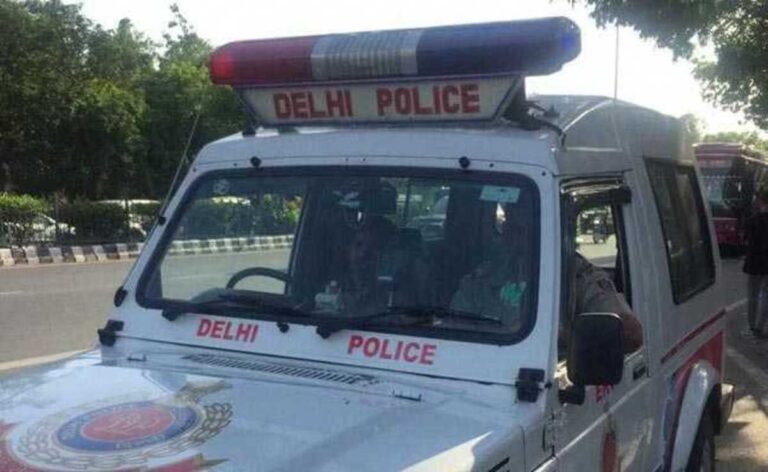 Nigerian ड्रग डीलर को गिरफ्तार करते हुए दिल्ली पुलिसकर्मी चाकू से ज़ख़्मी।