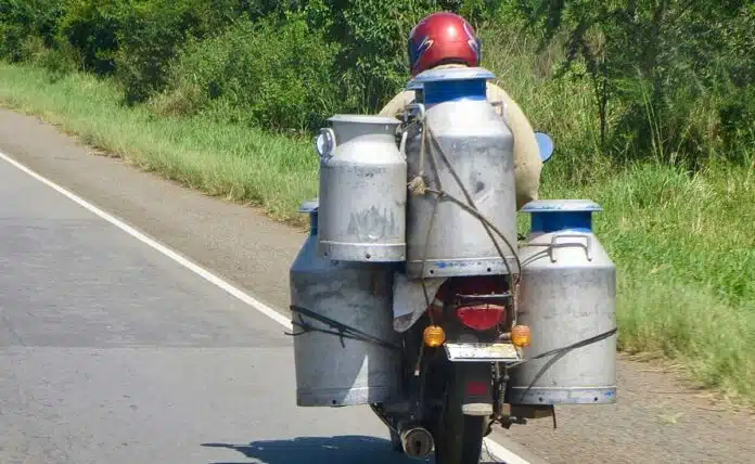 Liquor supply in Milk Containers in Delhi