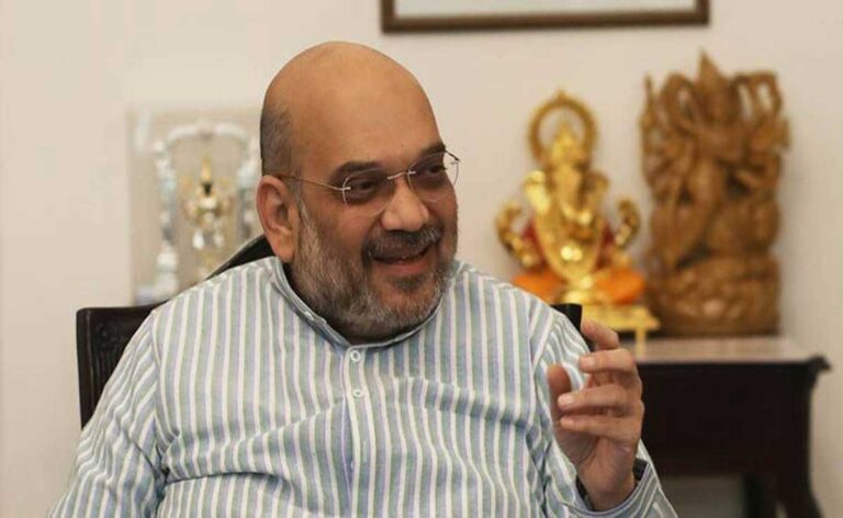 Amit Shah दो दिवसीय गुजरात दौरे के बीच कल 3 टीकाकरण केंद्रों का दौरा करेंगे