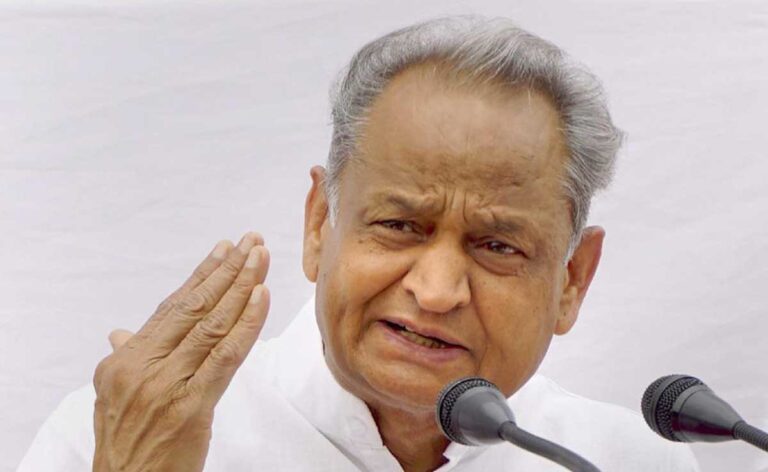 Ashok Gehlot ने अयोध्या में कथित भूमि सौदे घोटाले की जांच की मांग की