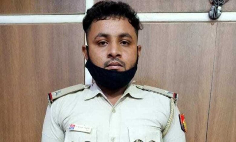 Civil defence personnel arrested while roaming as a sub-inspector of Delhi Police