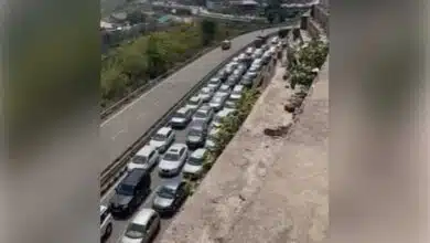 Hundreds of cars queue to enter Himachal