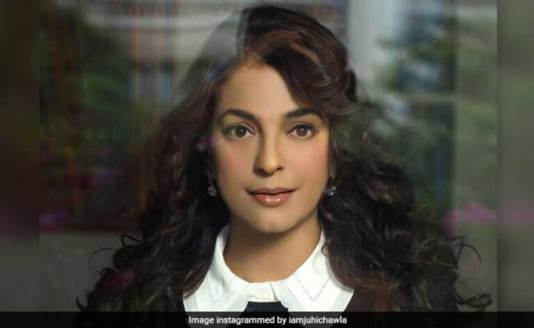 Juhi Chawla ने भारत में 5G सेवाओं को रोकने के लिए कोर्ट का रुख किया।