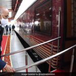 President Kovind took a train from Delhi to the native village of Kanpur