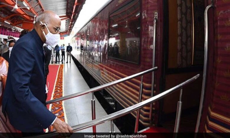 President Kovind took a train from Delhi to the native village of Kanpur