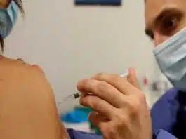 Vaccination of over 11,000 Covid "Super Spreaders" in Ahmedabad