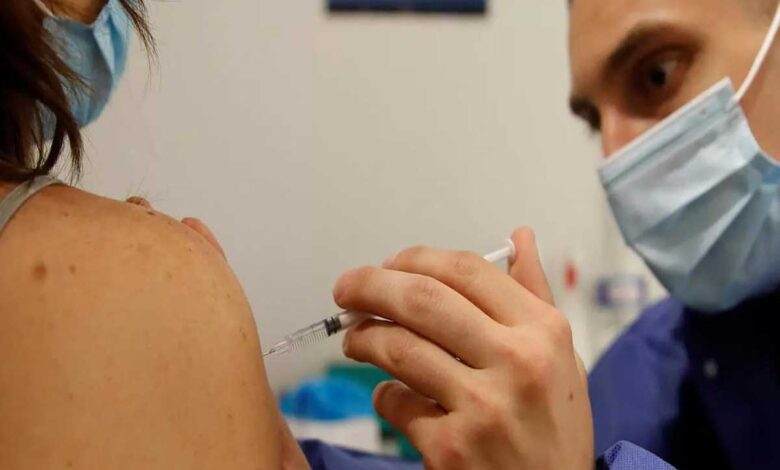 Vaccination of over 11,000 Covid "Super Spreaders" in Ahmedabad