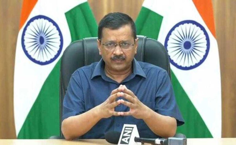 ध्वज पर “गलती को सुधारने” के लिए केंद्रीय मंत्री ने Arvind Kejriwal को धन्यवाद दिया