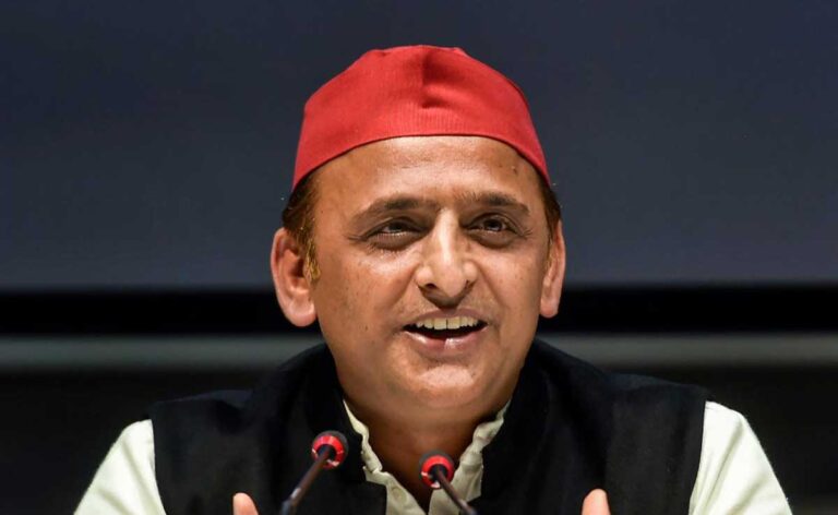 Akhilesh Yadav: “चुनाव नहीं, 2022 में यूपी में होगी क्रांति”