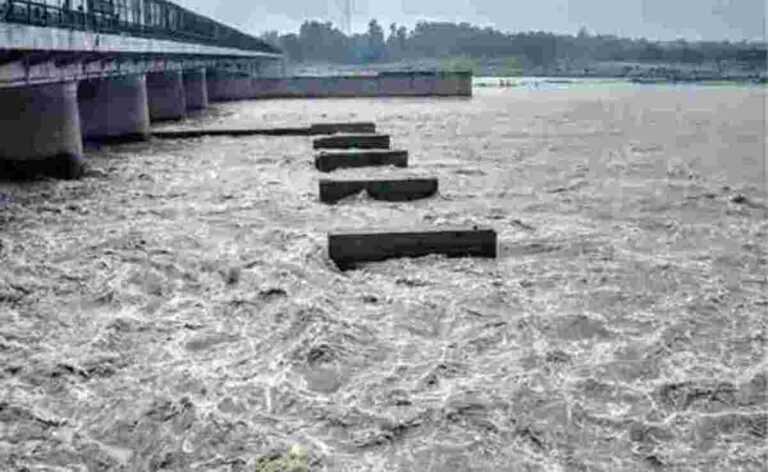 मध्य प्रदेश के भिंड में जेल बैरक में Heavy Rain के कारण 22 घायल