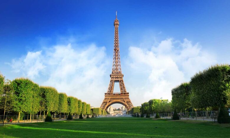 after 9 months of Covid shutdown Eiffel Tower reopens