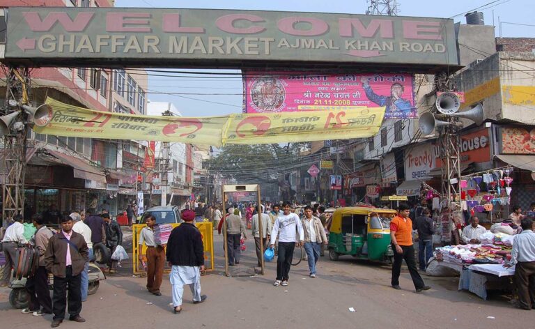 Gaffar market समेत दिल्ली के 3 बाज़ार COVID नियमों की धज्जियां उड़ाने के लिए बंद