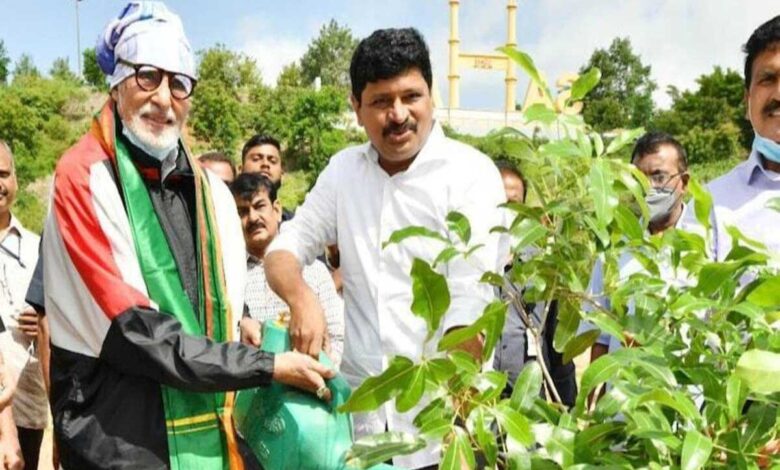 Amitabh Bachchan joins the plantation of Green India Challenge