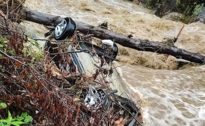 Heavy rains in Himachal Pradesh, 8 killed, 7 missing in floods