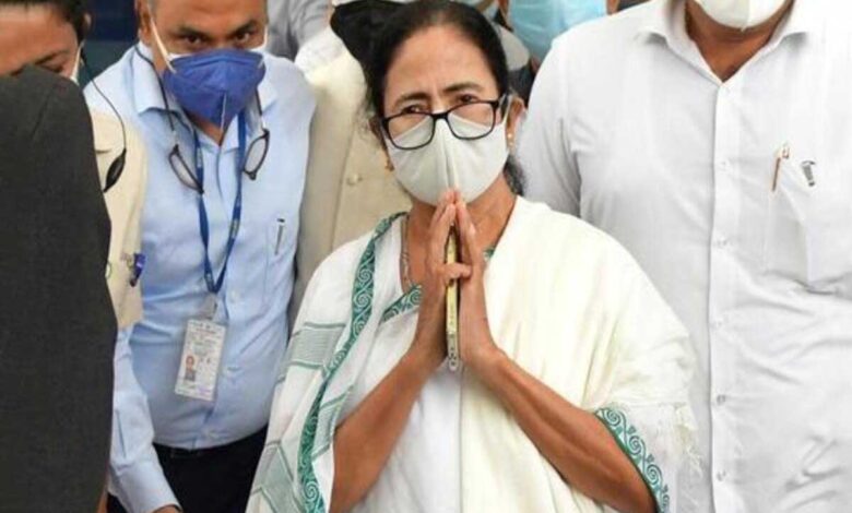 Mamata Banerjee meets Congress leaders Kamal Nath, Anand Sharma