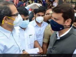Uddhav Thackeray and Devendra Fadnavis met during a visit to the Flood Effected area