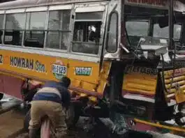 Soldier killed, many injured after bus collides with wall of Fort William in Kolkata