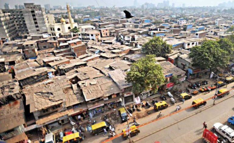 2-3 महीनों में Dharavi की 100% आबादी का टीकाकरण करने की योजना: शिवसेना सांसद