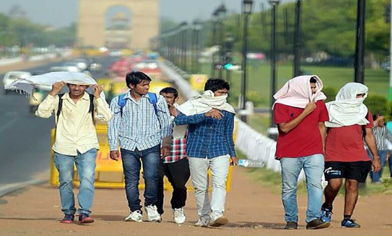 Humid morning in Delhi, minimum temperature is 24.1 degree Celsius