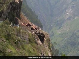11 killed in Himachal Pradesh due to landslide, many vehicles stuck in debris