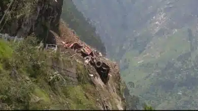 11 killed in Himachal Pradesh due to landslide, many vehicles stuck in debris