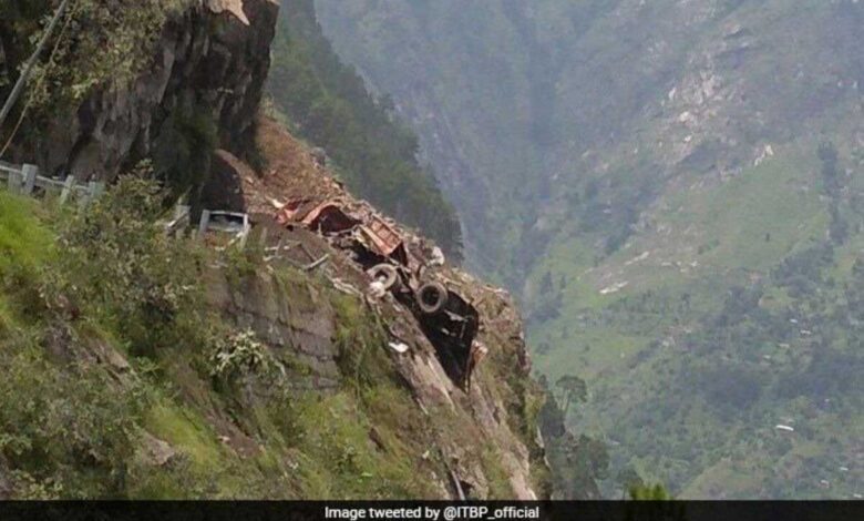 11 killed in Himachal Pradesh due to landslide, many vehicles stuck in debris