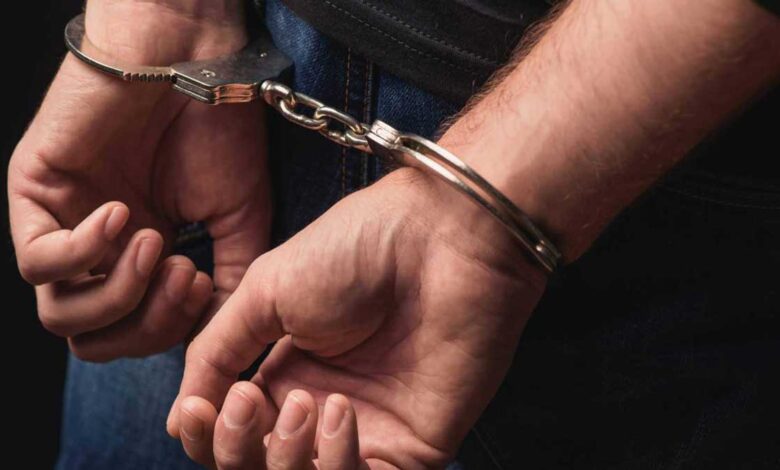 22 year old man arrested in Robbery, want to buy a gift for girlfriend