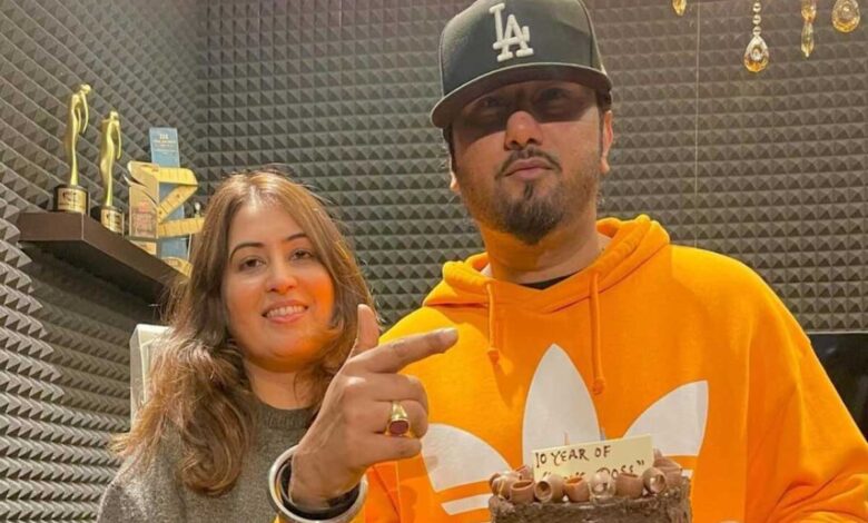 Delhi court notice to singer Honey Singh, domestic violence case