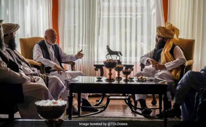 Taliban meets former Afghan President Hamid Karzai to form government