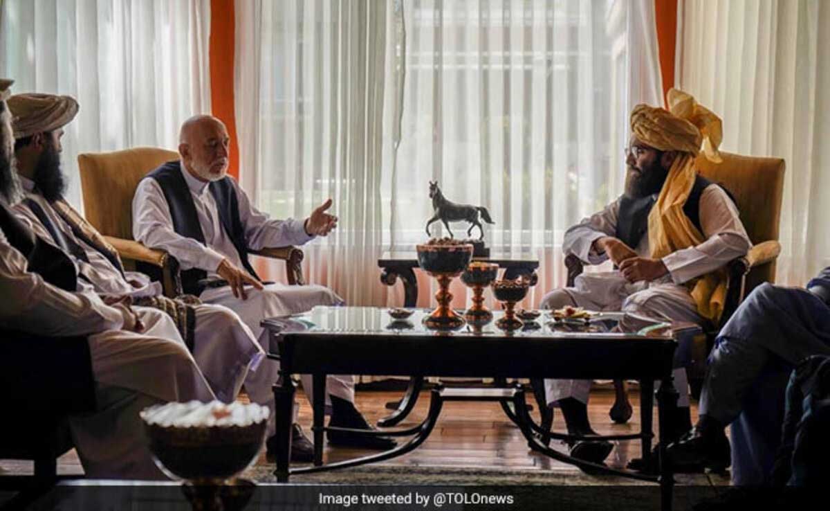 Taliban meets former Afghan President Hamid Karzai to form government