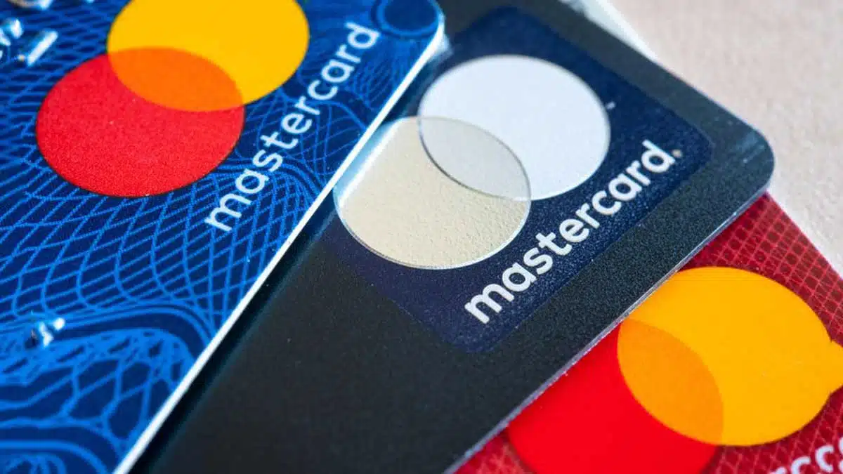 Mastercard 2024 से डेबिट, क्रेडिट कार्ड में चुंबकीय धारियों को खत्म करेगी