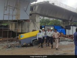 14 injured as flyover under construction collapses in Mumbai