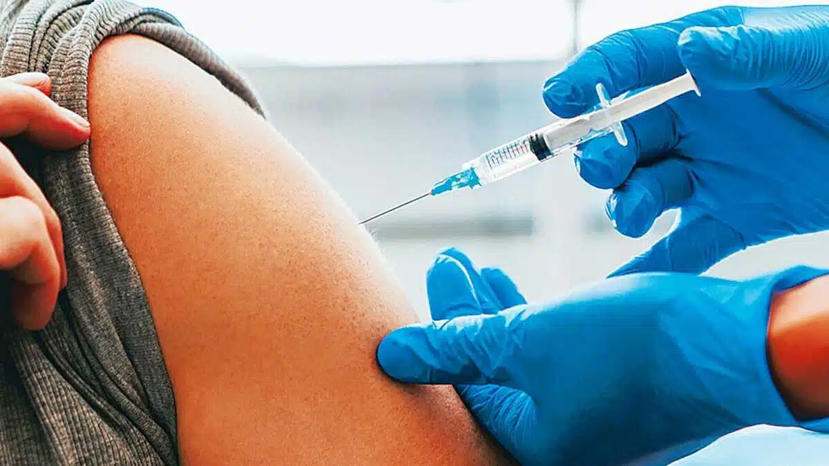 भारत में COVID Vaccination की खुराक 75 करोड़ के पार