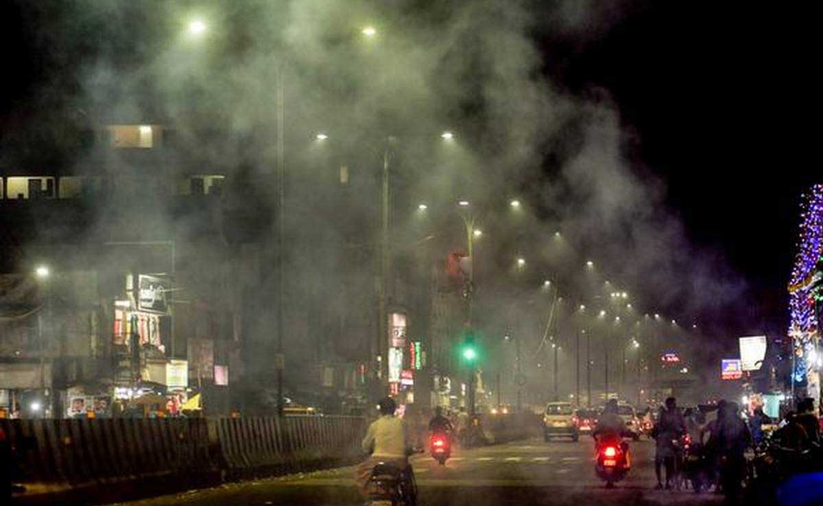 Due to pollution Diwali crackers banned in Delhi