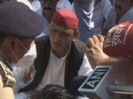 Akhilesh Yadav in custody: Protest over 8 deaths in UP